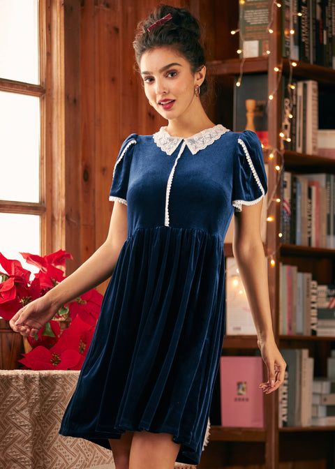 Victoriansk kjole med hvisken og blondekrave-3