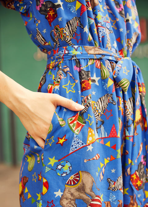 Easy Does It-heldragt med knapper foran-1