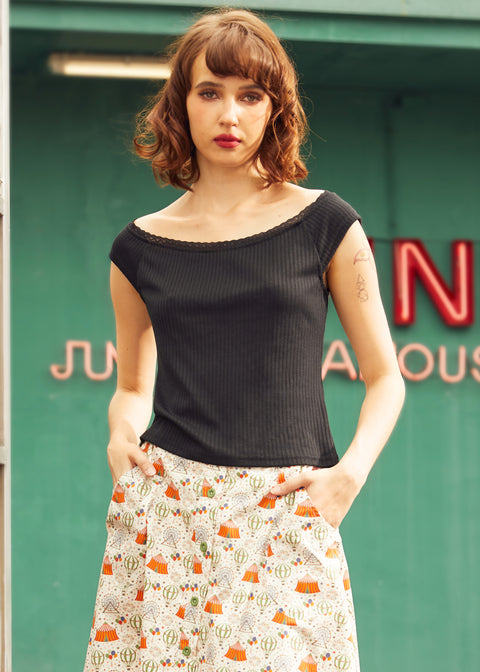 Lace by Day Marilyn Neck T-shirt (Slutsalg)-1