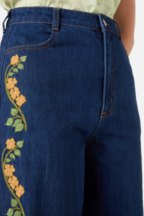 Jeans med broderi og blomstermotiv-1