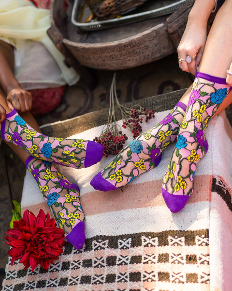 Gennemsigtige sok med farvet glasmotiv og blomsterprint-6