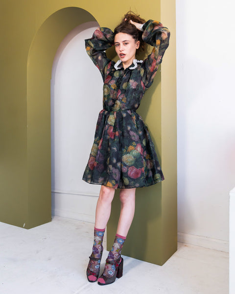 Mørke blomsterprintede sorte gennemsigtige sokker med rund hals-8